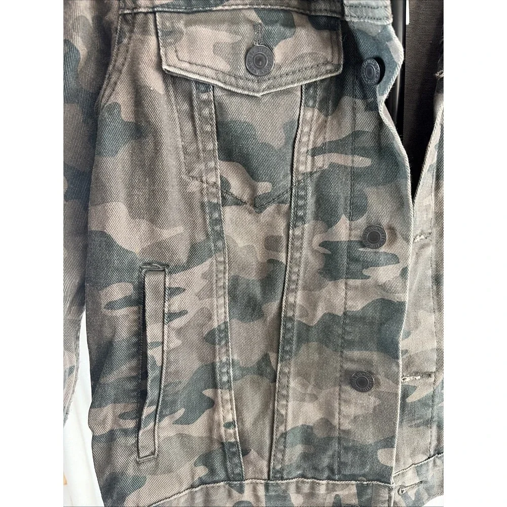 Levis‎ Trucker Jacket Youth Medium Camo Distressed Denim Boys 10-12 7747-650